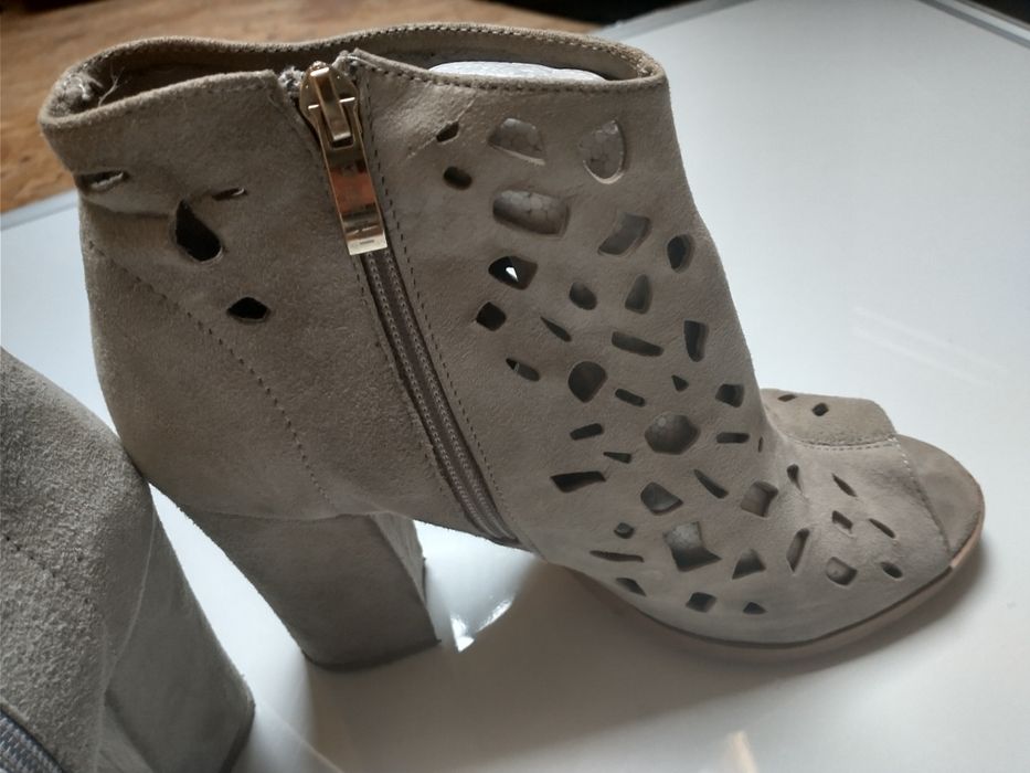 Buty sandały Carinii 38