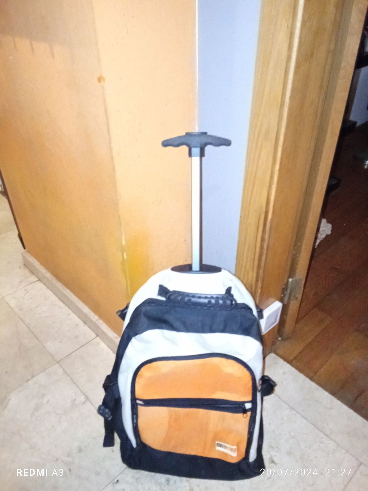 Mochila trolley em excelente estado