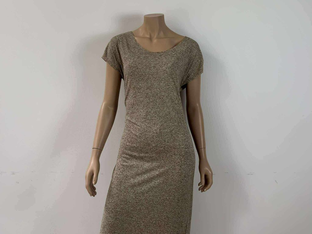 Selected Femme sukienka Lniana damska M
15%Len 
Rozmiar M
kolor:melanż