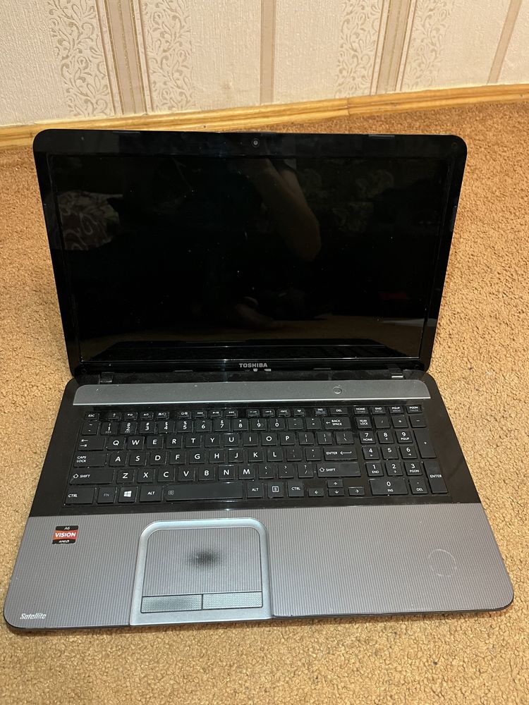 Toshiba Satellite L875D-S7332 ноутбук