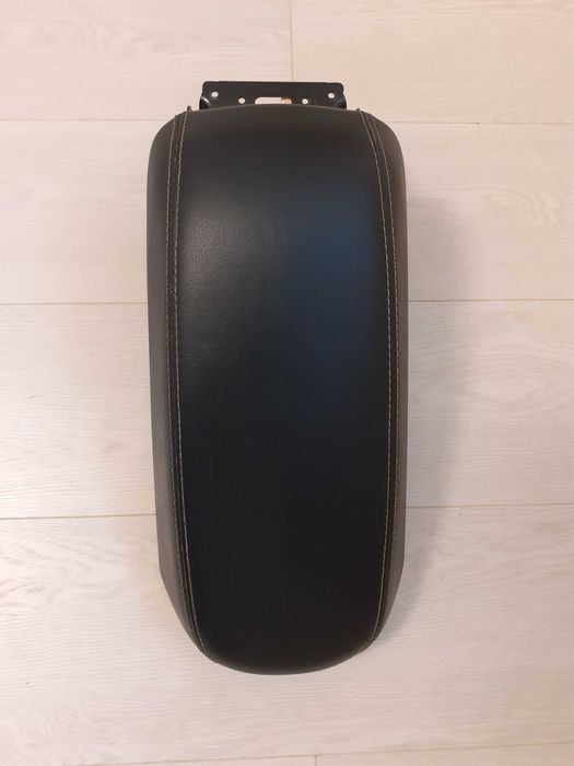 Подлокотник для Jeep Cherokee. Продам.