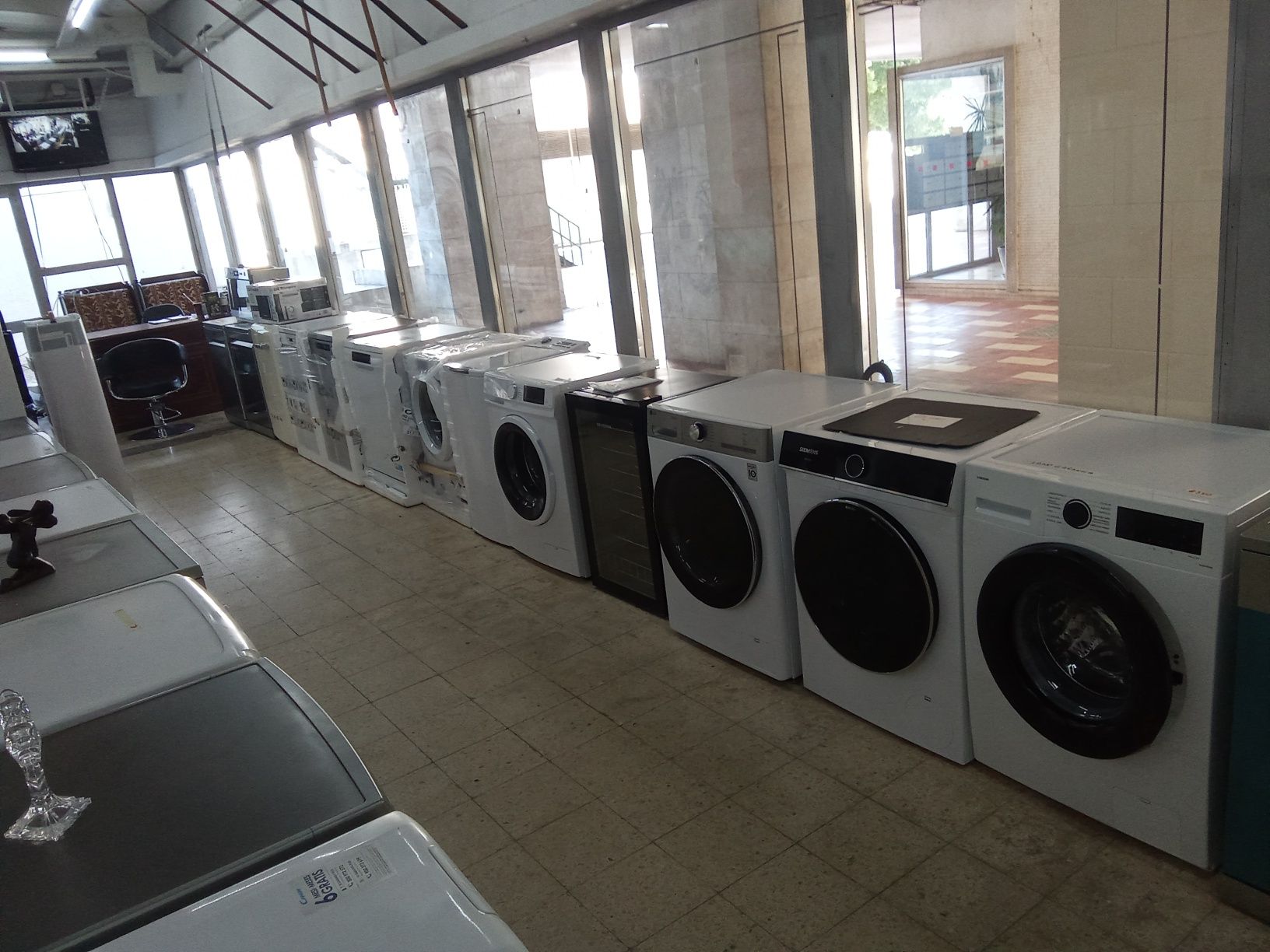 Máquina de lavar roupa e loiça