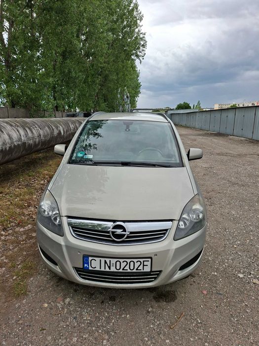 Opel Zafira B 2011r