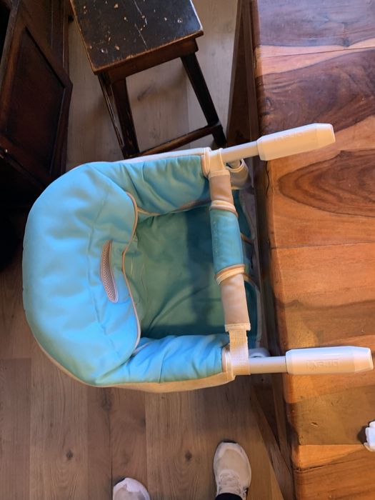 cadeira de refeição portátil