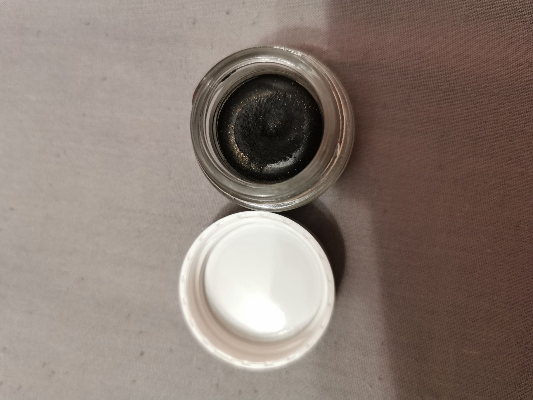 Avon Mark żelowy eyeliner w słoiczku black czarny