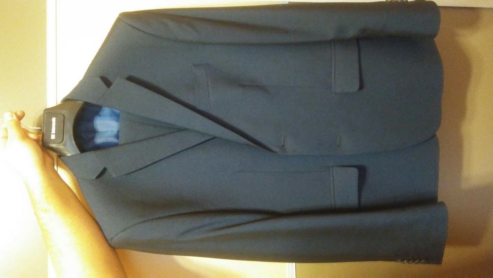 Młodzieżowy elegancki garnitur męski