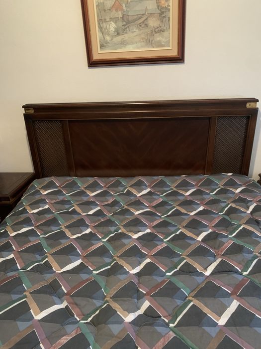 Mobilia de quarto em Madeira .