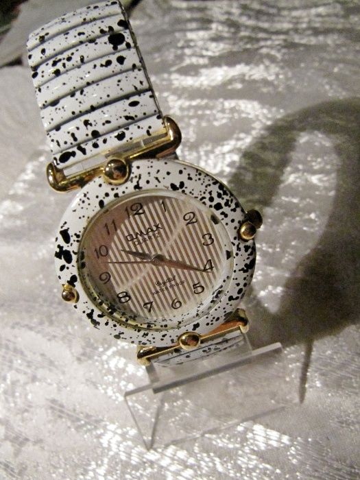 Часы Omax коллекционные,2007 года, браслет резинка, новые