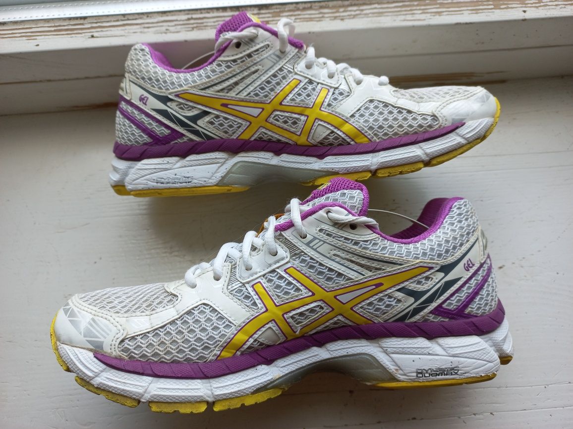 Кроссовки ASICS GT-2000 2. 38,5р.сост.отл.оригинал