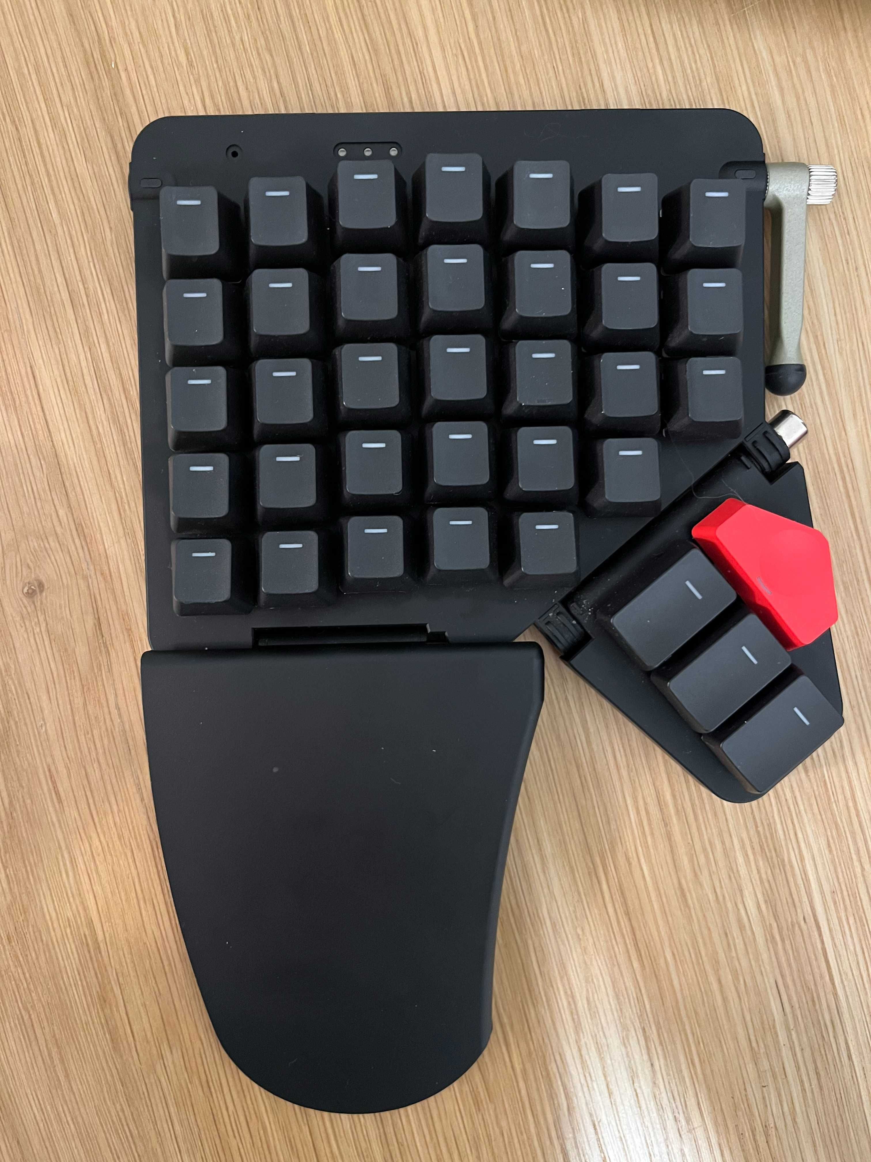 ZSA Moonlander Split Keyboard Cherry MX Blue