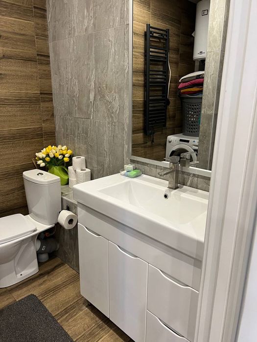 Метро Левада 1 минута.Новострой