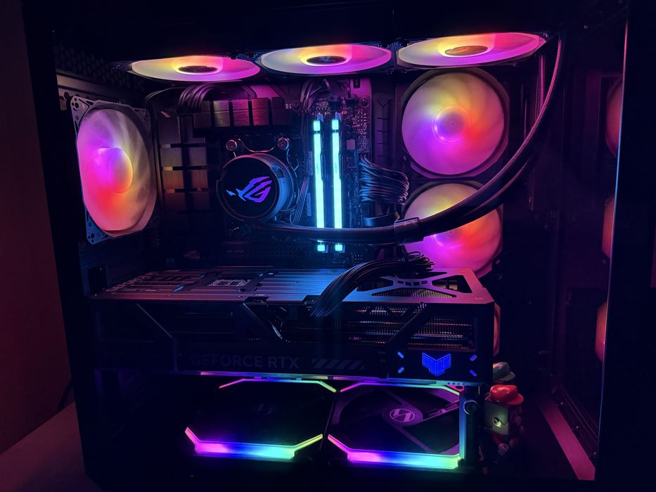 Komputer Ryzen 7 9800X3D RTX 5090 32GB Asus Tuf