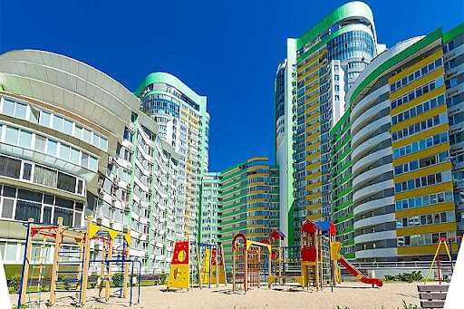 Простора квартира у Подільському районі (82,2 м²)