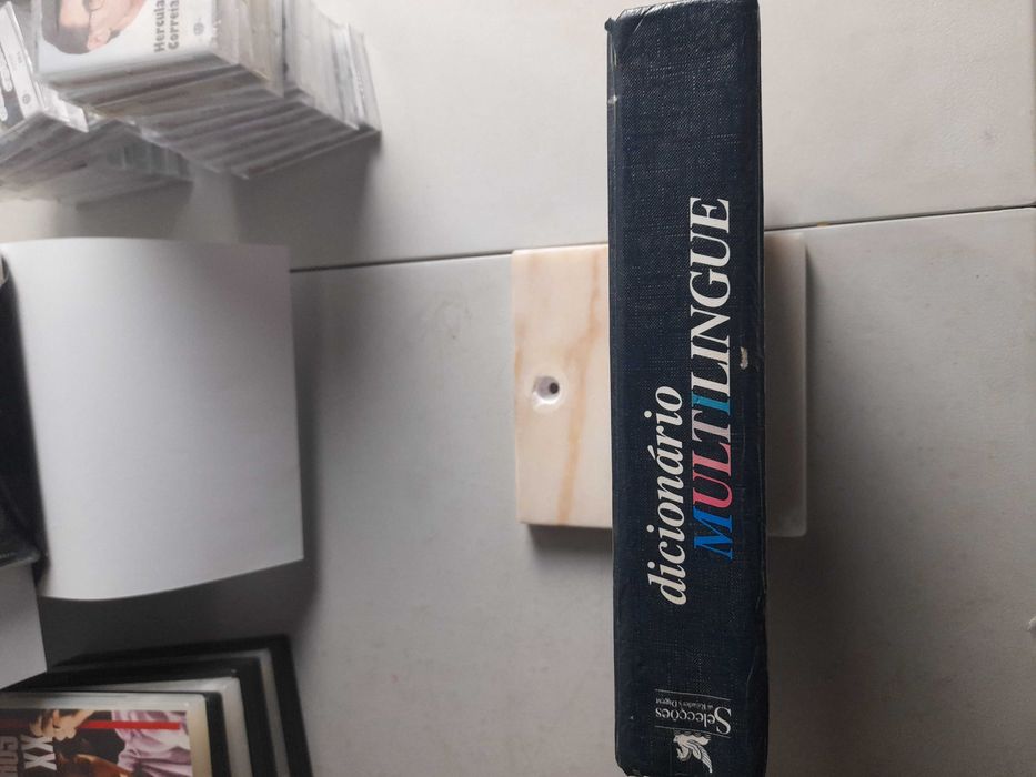 Livro - dicionário multilingue