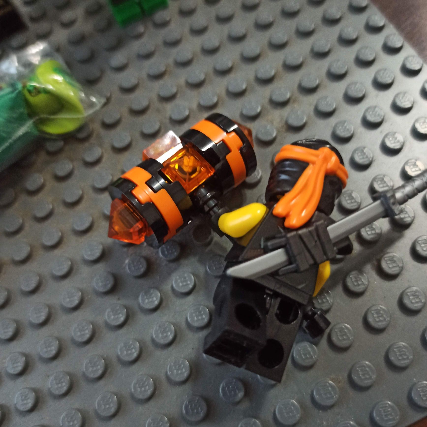 Lego figurka ninjago Cole njo532 + akcesoria