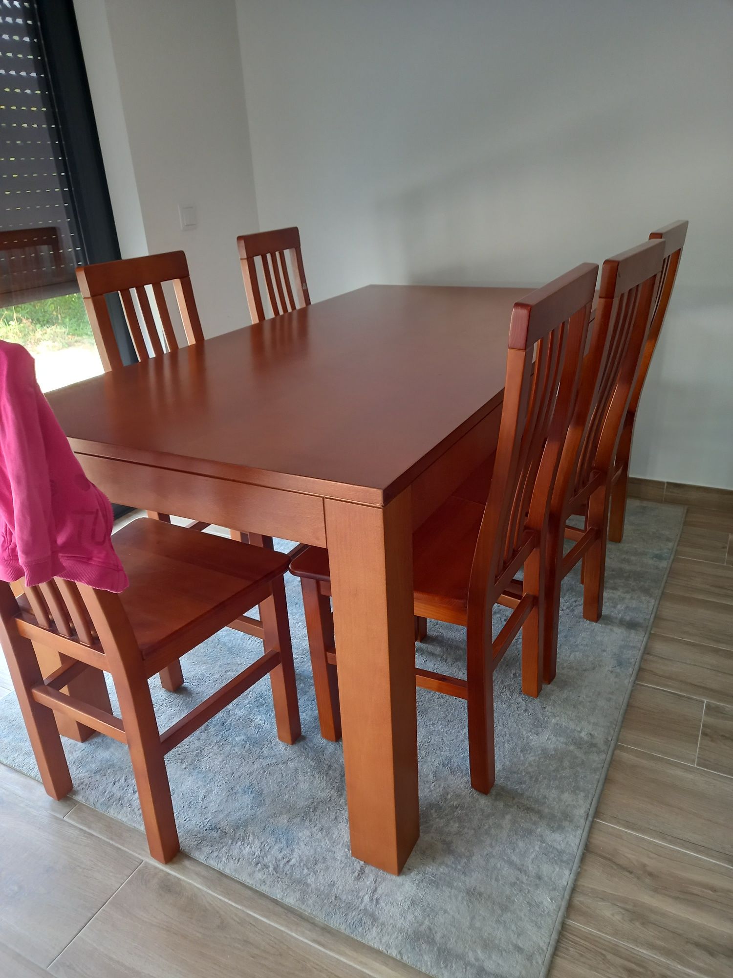 Mesa de madeira + 6 cadeiras