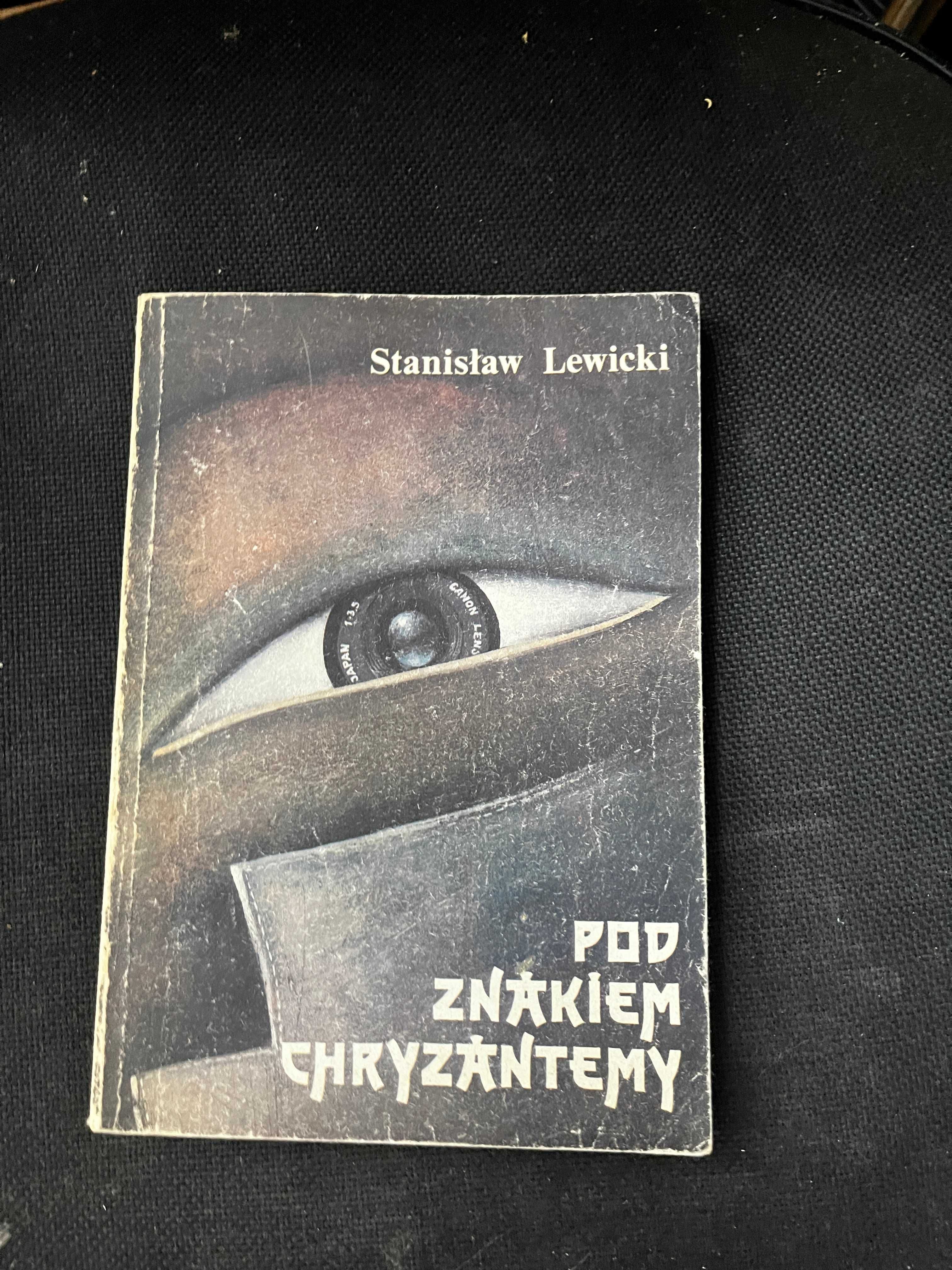 Pod znakiem chryzantemy