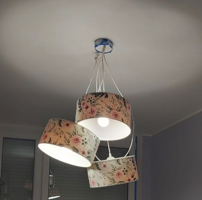 Lampa wisząca kwiaty trzy abażury