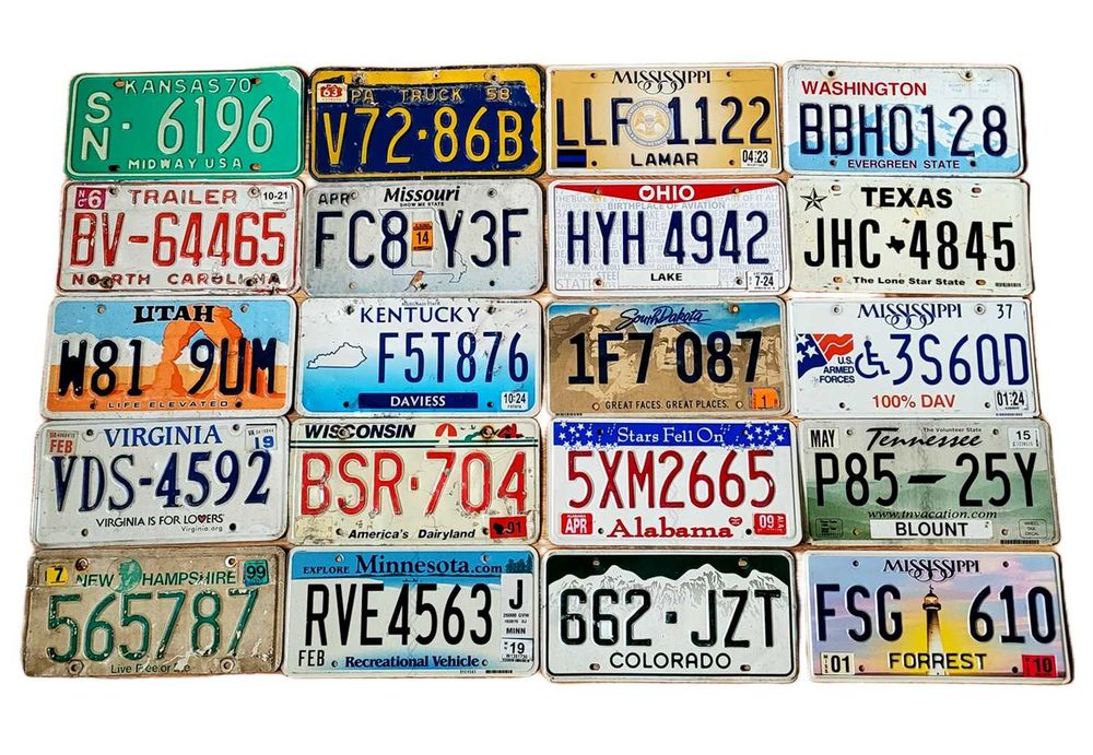 20 oryginalnych tablic rejestracyjnych z USA