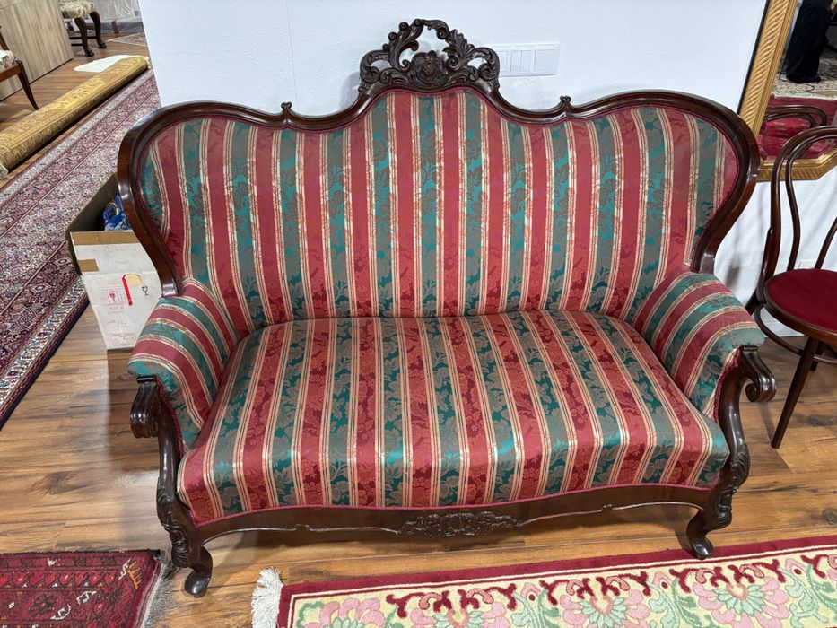 Sofá antigo em muito bom estado