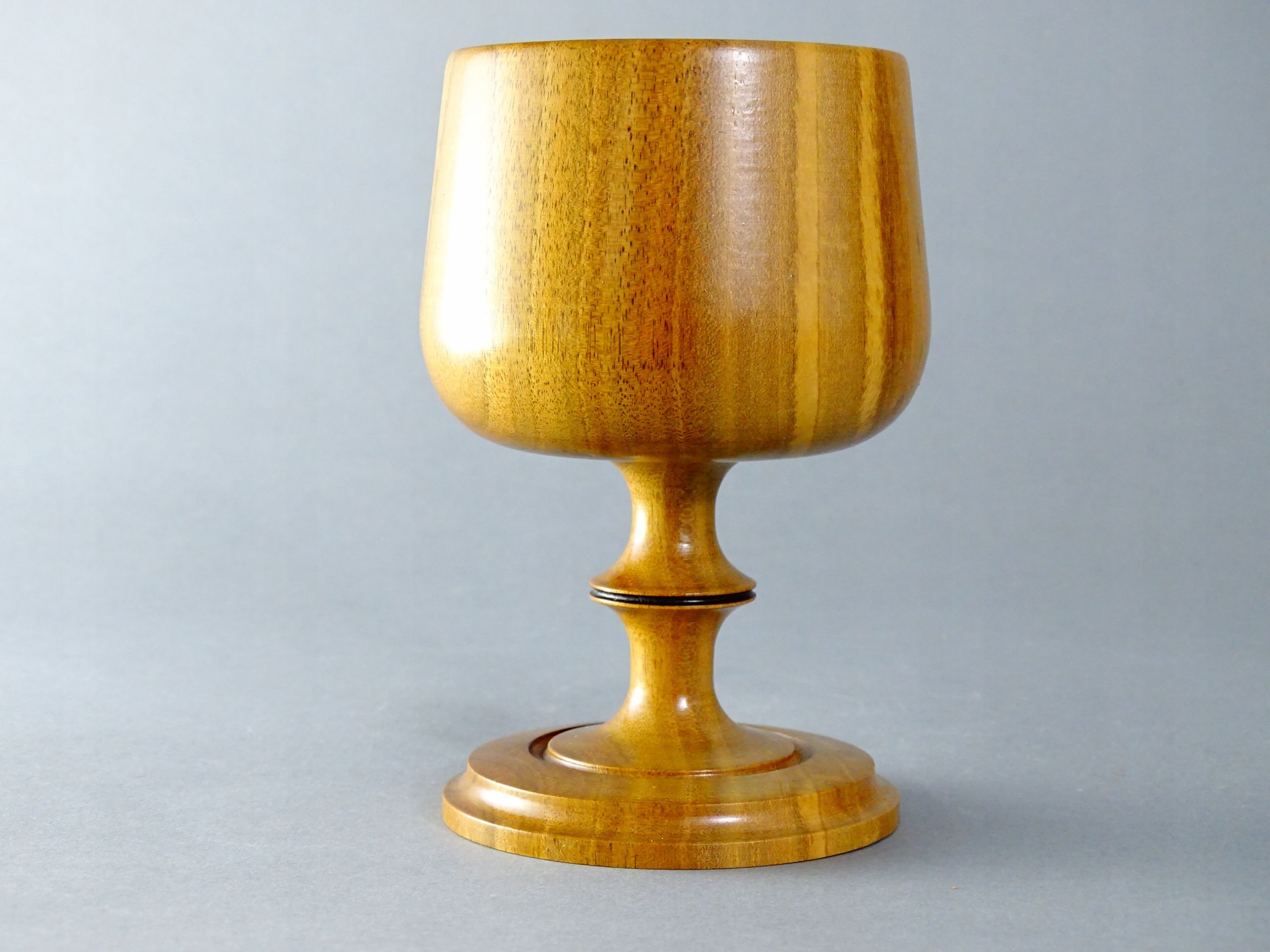 duński design drewniany świecznik kielich wazon
