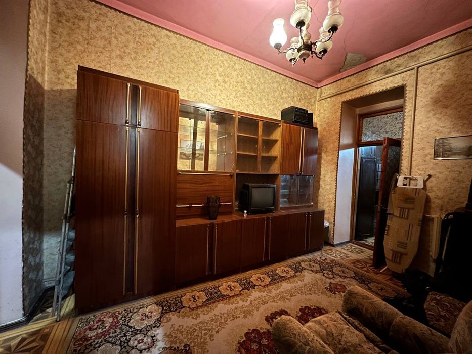 Продам 3-комн квартиру на Б.Хмельницкого, Молдаванка.