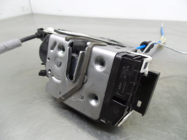 Fechadura / fecho porta trás direito MERCEDES-BENZ GLA (X156)