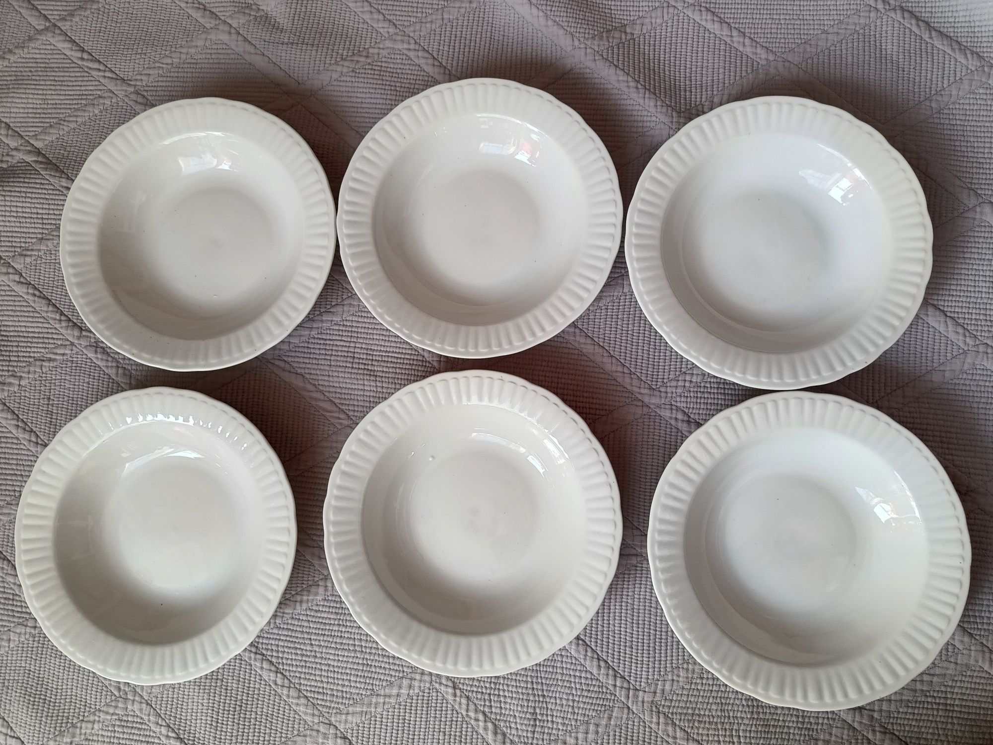 Śliczny zestaw 6 talerzy ceramika Włocławek