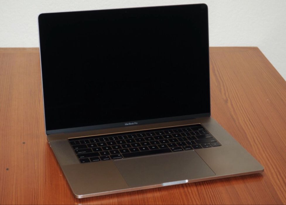 Macbook Pro 2016 16/512GB. Touchbar Intel 7