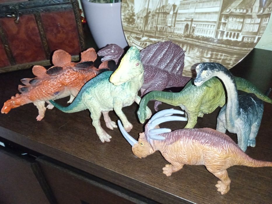 Фігурки Динозаври великі різні якісні.