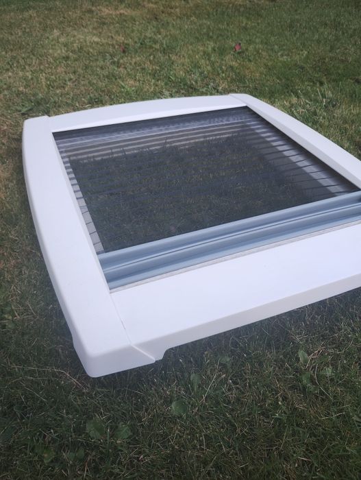 Okno dachowe roleta z moskitierą 40x40