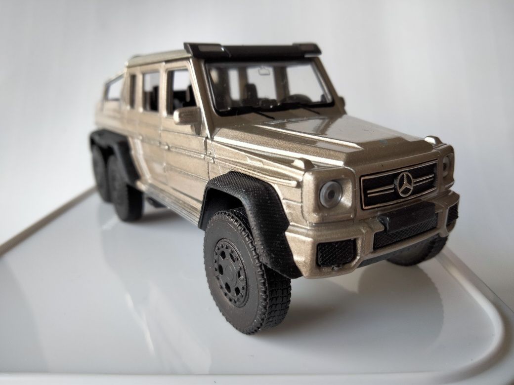 1/36 Mercedes G63 AMG 6x6 (2013/2015)