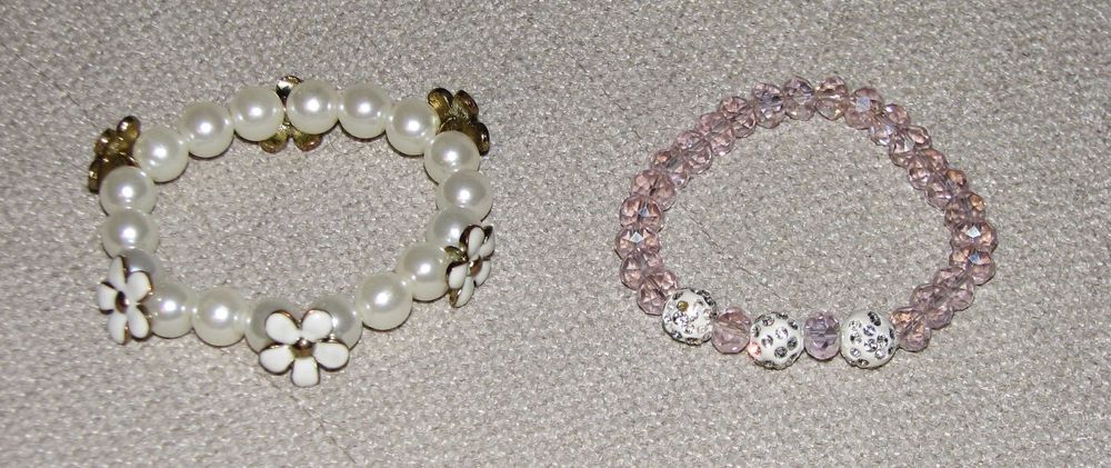 Śliczne bransoletki dla małej damy przywiezione z Grecji