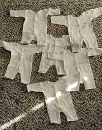 Paka ubrań: pajacyki białe, rozmiar 50, do 2,5kg