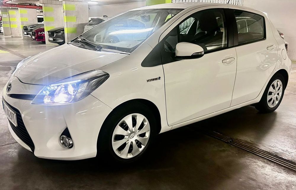 Toyota Yaris Toyota Yaris Hybrid 2012 • Automat • Niski przebieg • Gotowa do jazdy