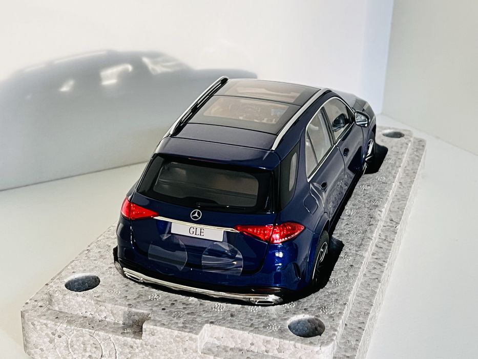 Mercedes-Benz GLE V167 full open Norev 1/18
