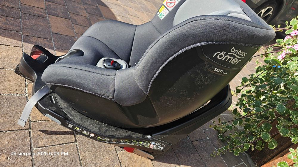 Fotelik  Britax Dualfix M iSize  RWF 0-18kg 61-105cm obrotowy