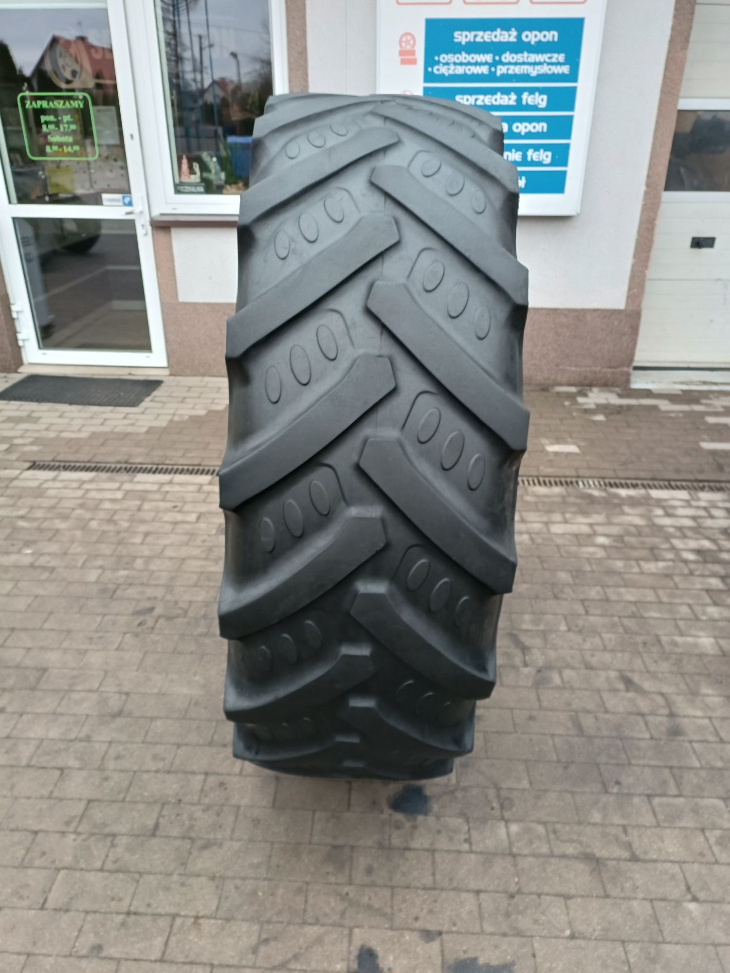 520/85R38 BKT Agri Max RT 855  20.8R38