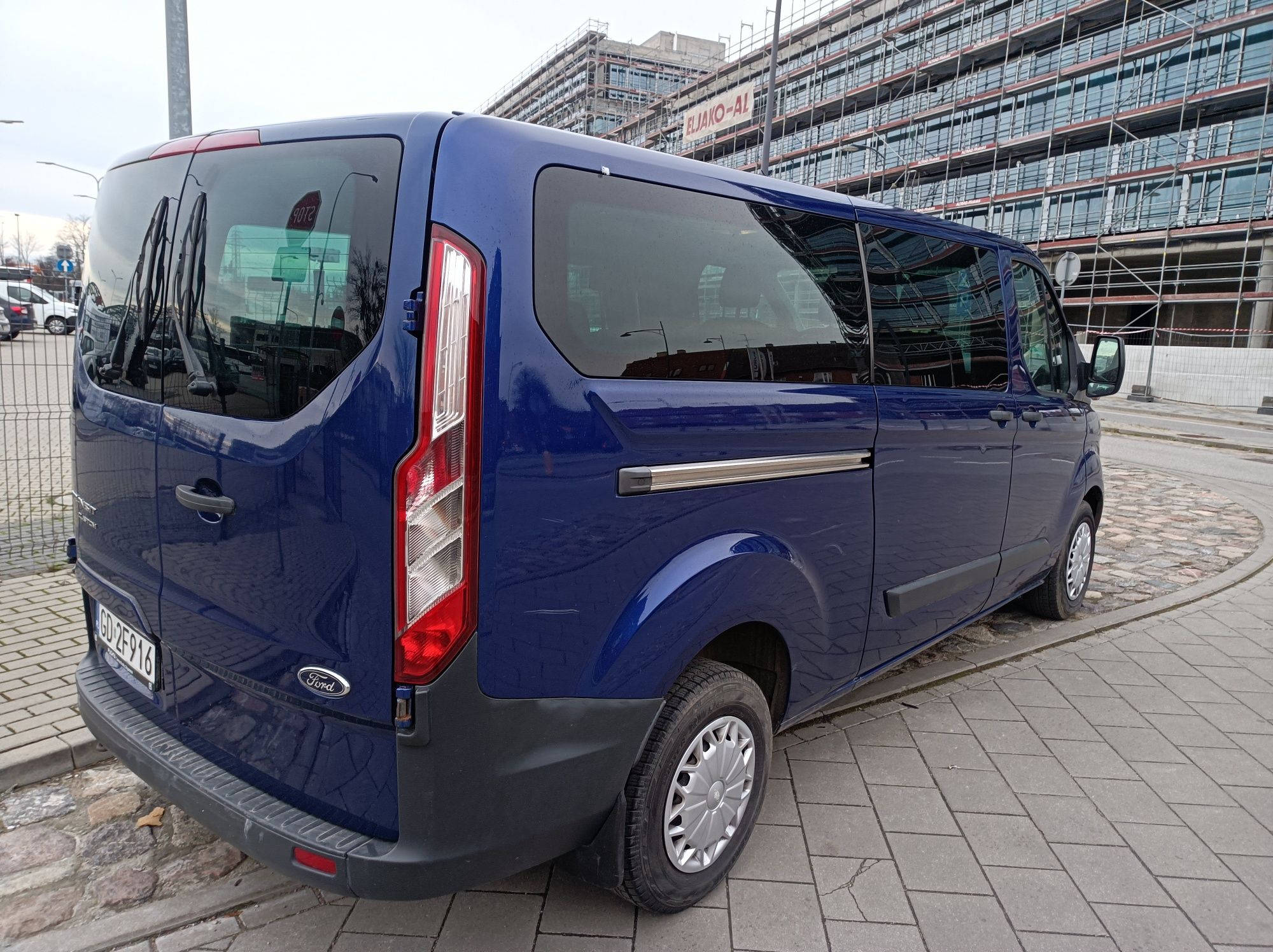 Bus 9 osobowy Wynajem Wypożyczenie Ford Transit Custom