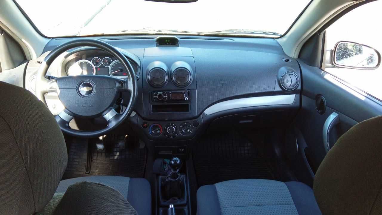 Chevrolet Aveo купе 2008 1.5 бензин
