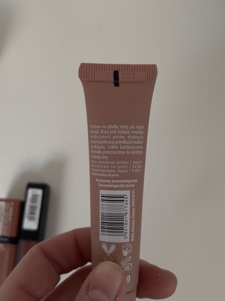 zestaw kosmetyków kolorówki i do pielegnacji