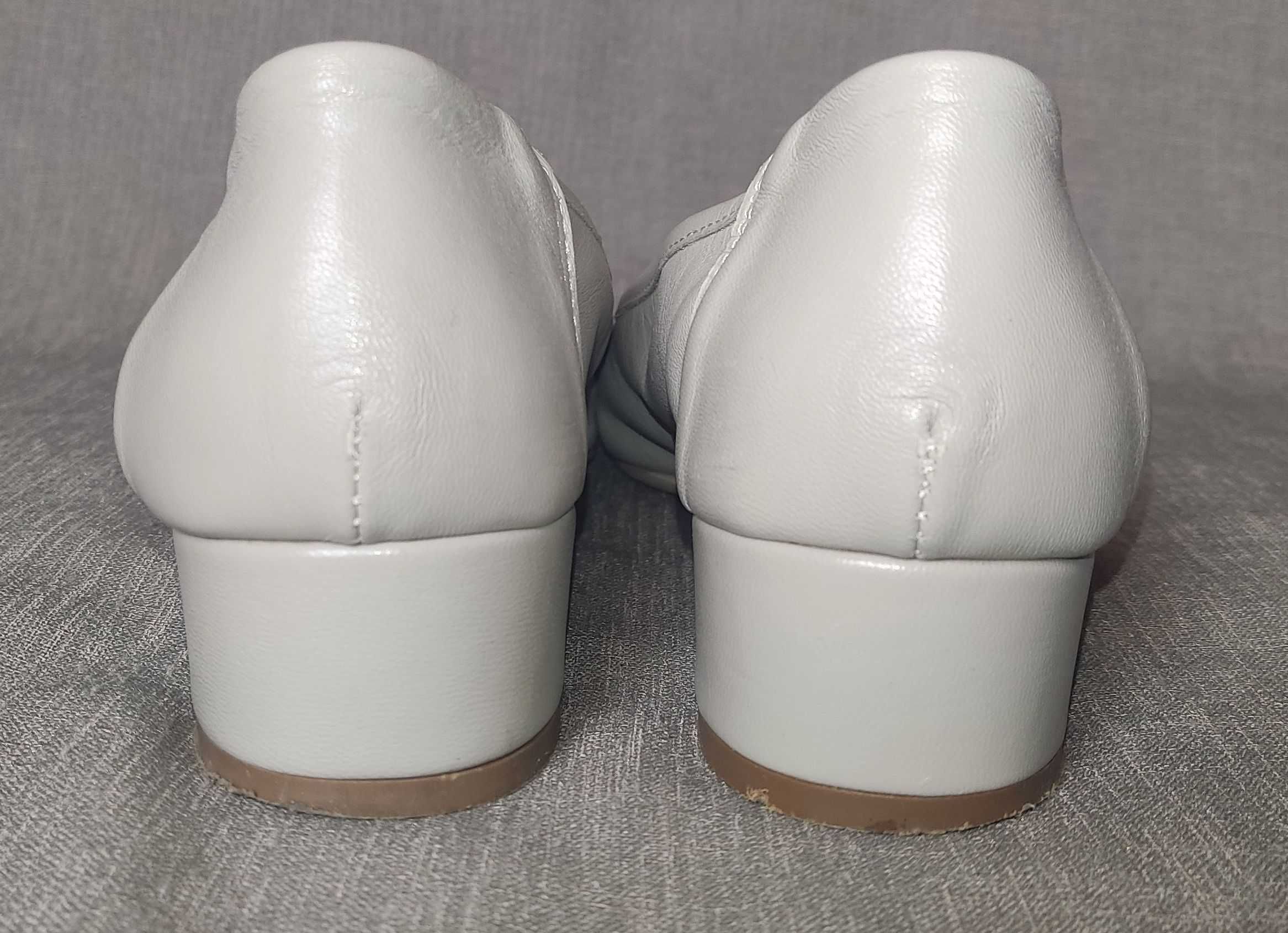 Prima Moda skórzane buty baleriny szaro-beżowe 40