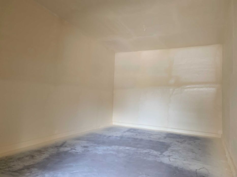 Ocieplenia Pianą PUR Izolacje natryskowe Ocieplenie poddasza garażu