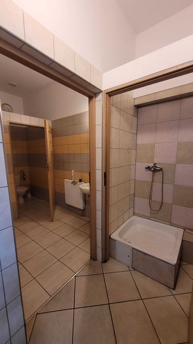 hala/magazyn z biurem  800 m kw. blisko AOW Ww Fabryczna