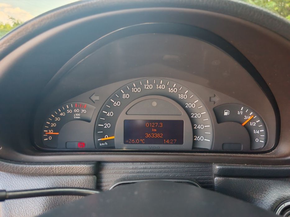 Mercedes-Benz w203 C-Class