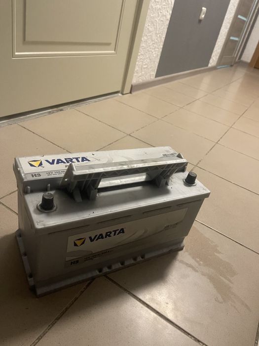 Аккумулятор varta 100ah 830a p+