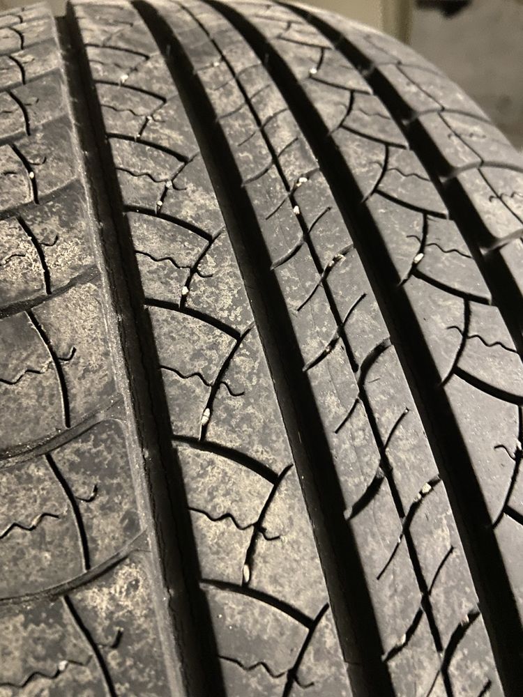 215/65 R16 Michelin Latitude Tour HP