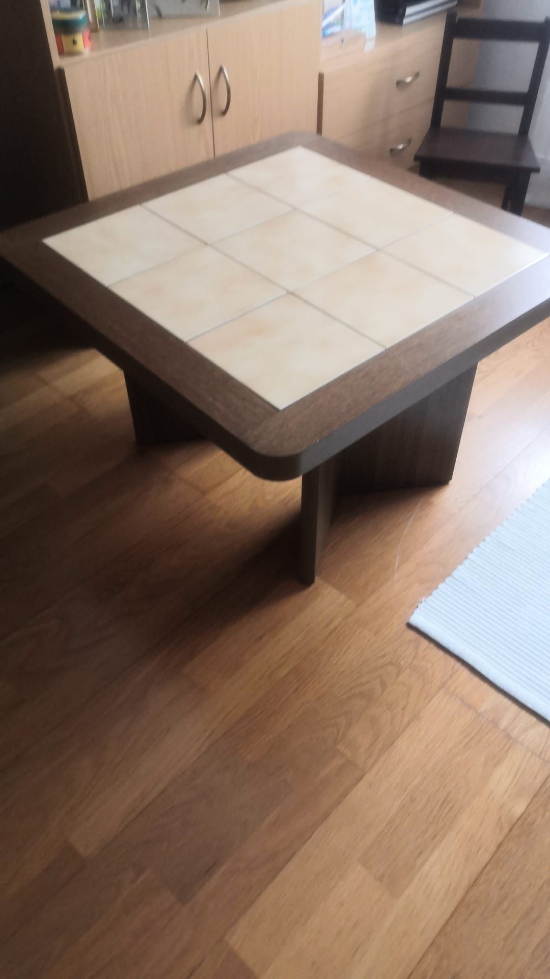 Mesa quadrada suporte para sala