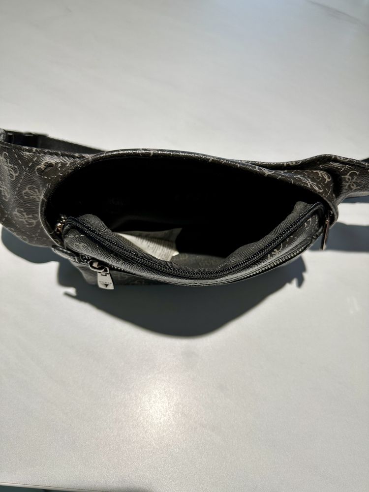 Чоловіча сумка на пояс Guess