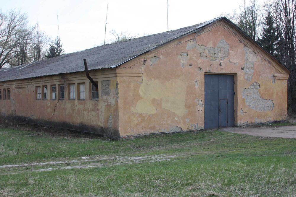 Продам чи Здам складське  приміщення  700 м/кв в місті Прилуки.